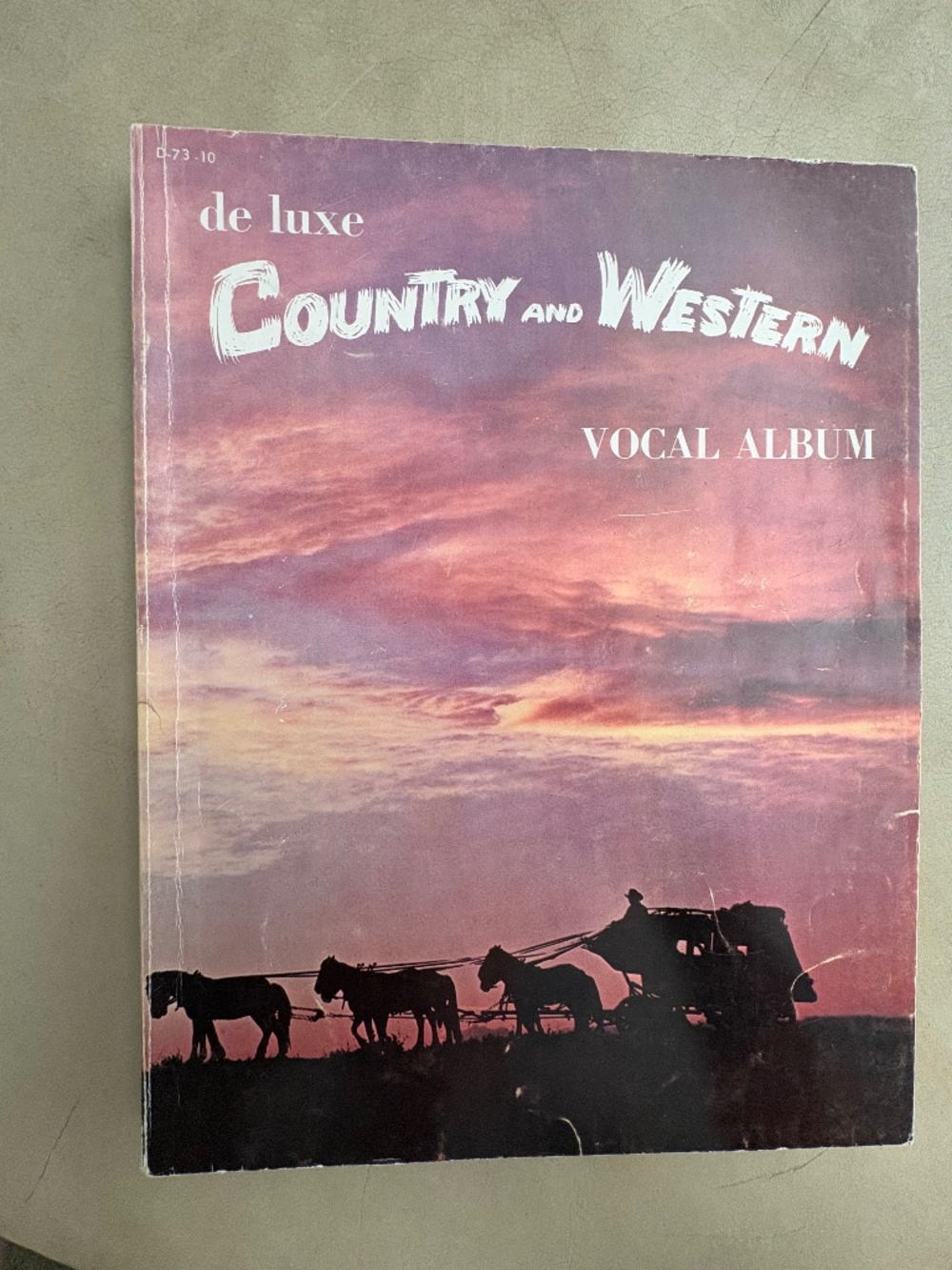 MUSIC & SONG BOOK - DELUXE "COUNTRY AND WESTERN"
